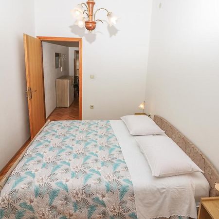 Apartment Marulic In Old Town Башка Екстер'єр фото