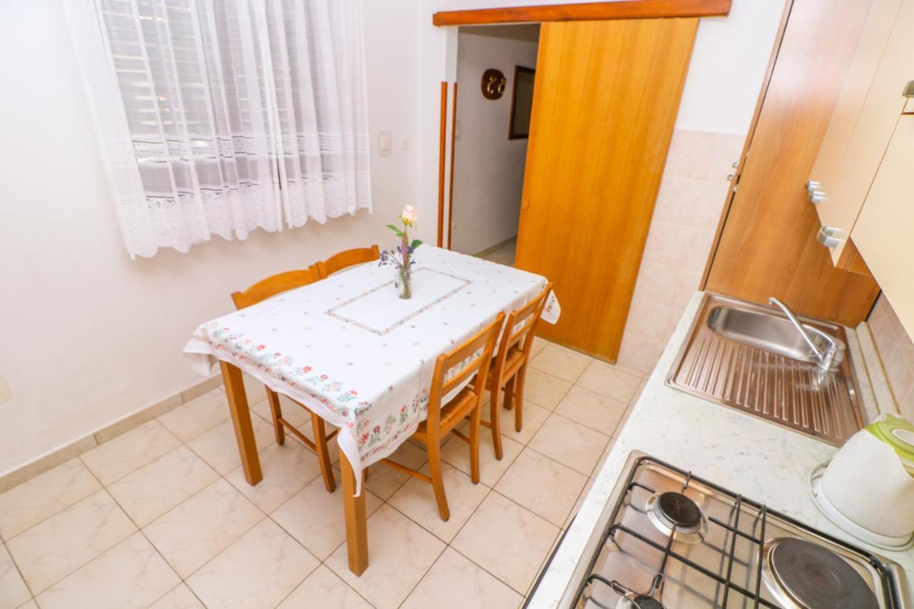 Apartment Marulic In Old Town Башка Екстер'єр фото