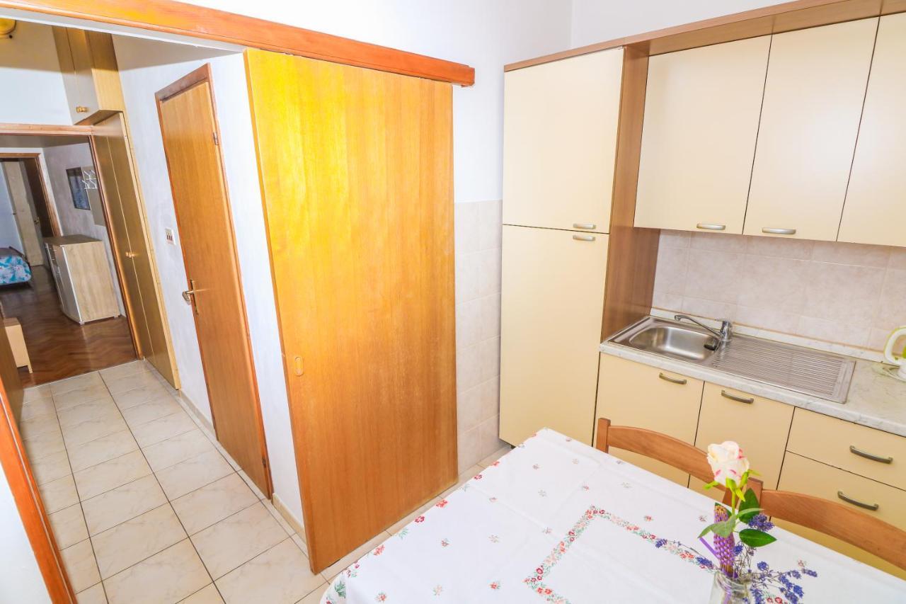 Apartment Marulic In Old Town Башка Екстер'єр фото