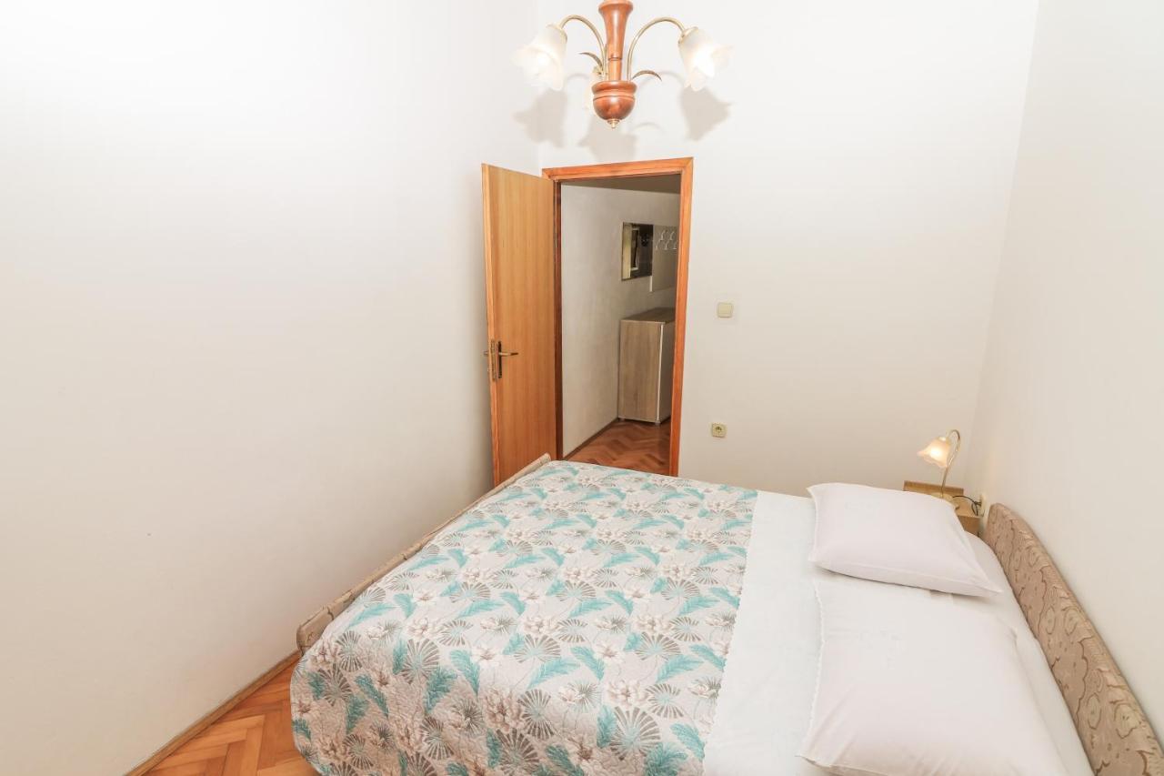 Apartment Marulic In Old Town Башка Екстер'єр фото